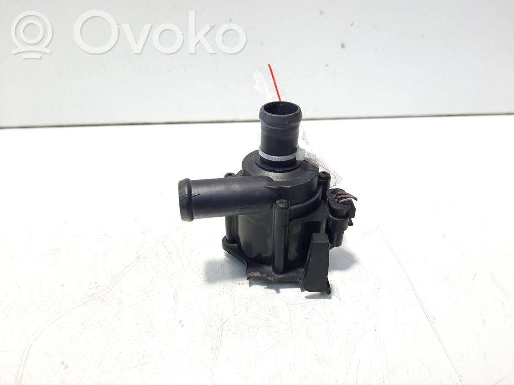 Audi A5 8T 8F Pompe à eau de liquide de refroidissement 