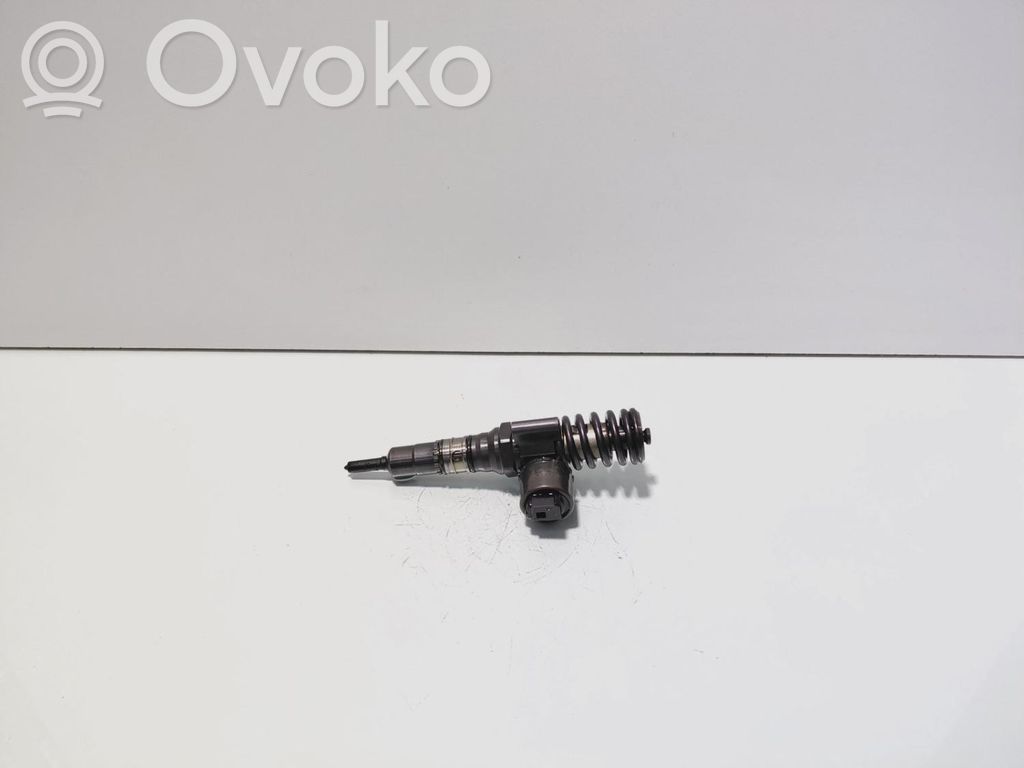 Audi A4 S4 B7 8E 8H Polttoainesuutin 