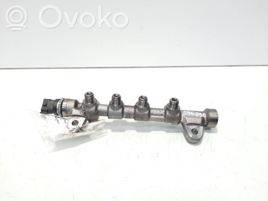 Opel Insignia A Listwa wtryskowa 