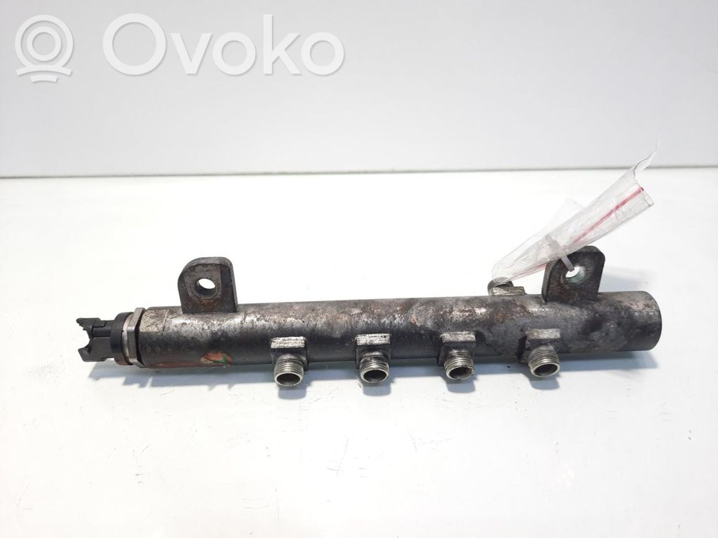 Opel Astra H Tuyau de conduite principale de carburant 