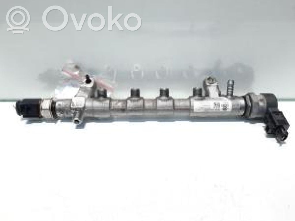 Audi A4 S4 B8 8K Tuyau de conduite principale de carburant 