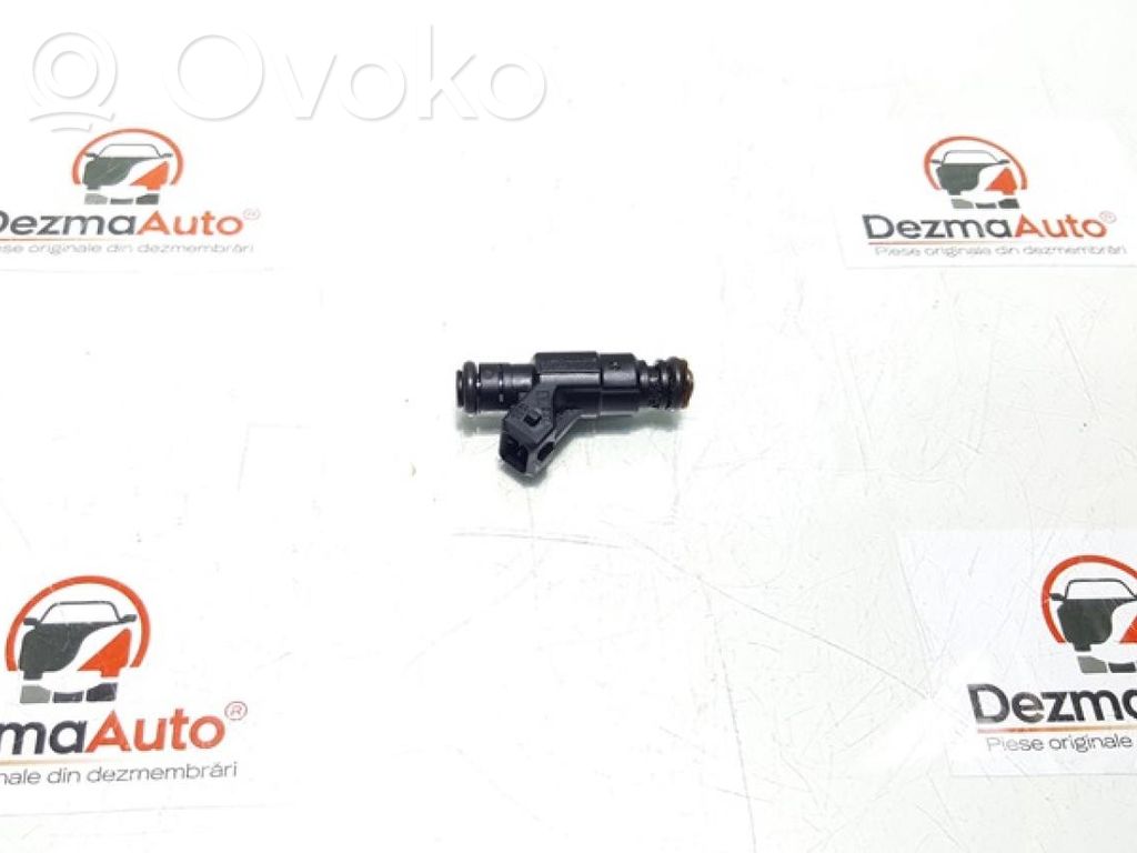 Audi A4 S4 B6 8E 8H Wtryskiwacz paliwa 