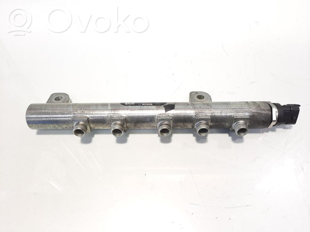 Saab 9-3 Ver2 Tubo principal de alimentación del combustible