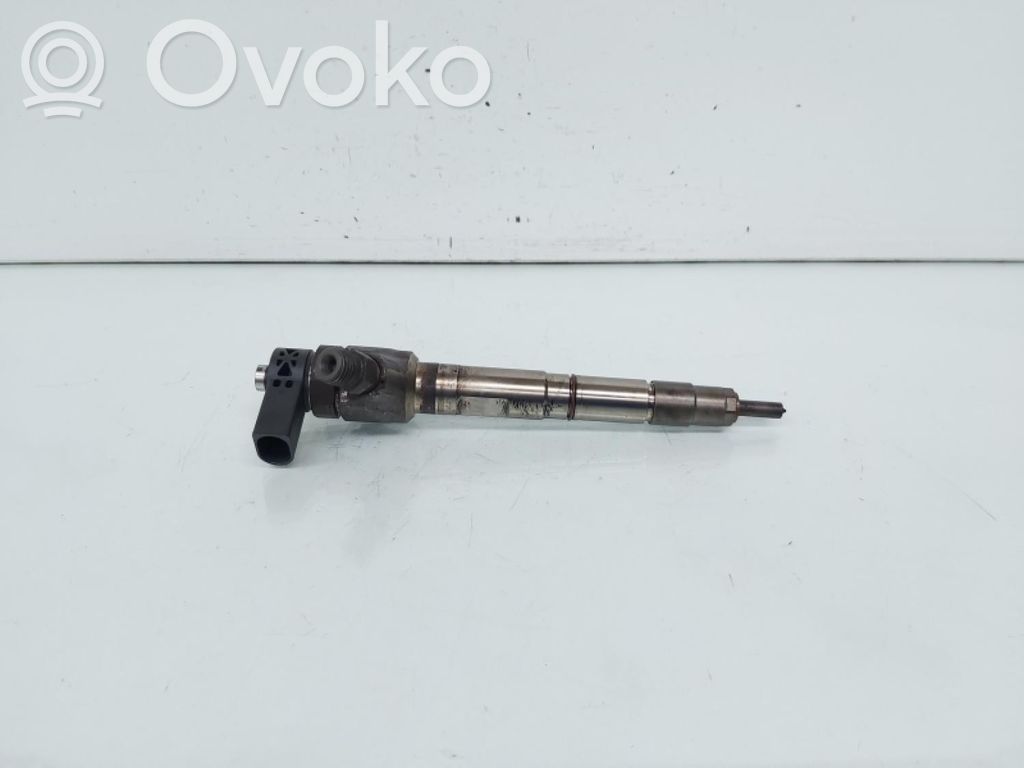 Volkswagen PASSAT B8 Polttoainesuutin 