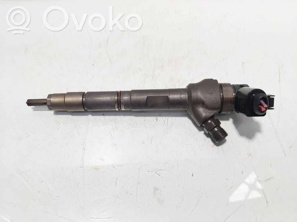 Volkswagen PASSAT B7 Polttoainesuutin 