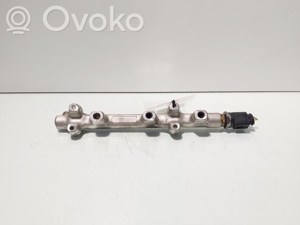Volkswagen Golf VIII Tuyau de conduite principale de carburant 