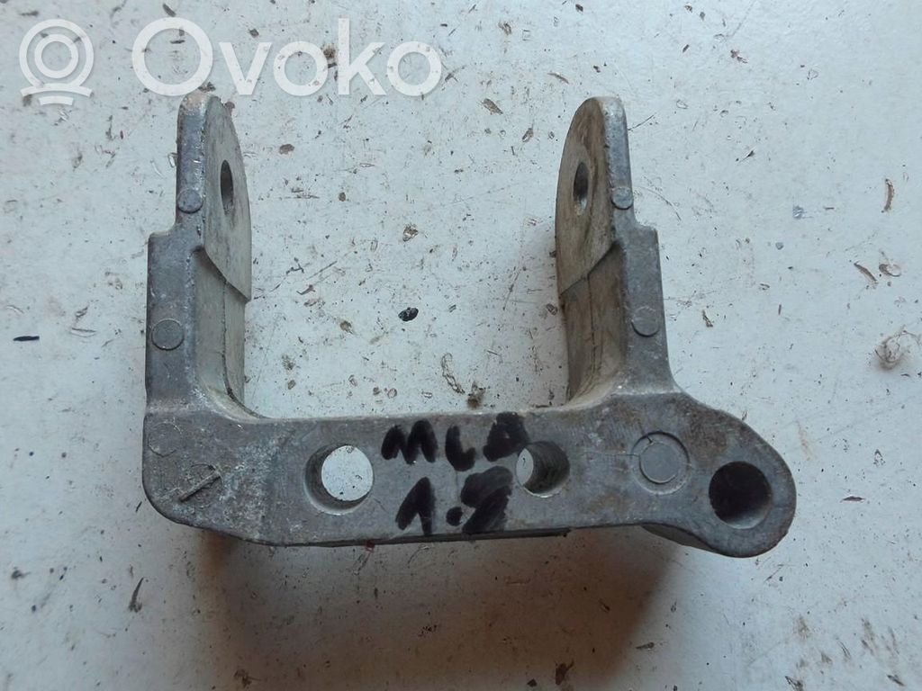 Engine mounting bracket   IHT67JH