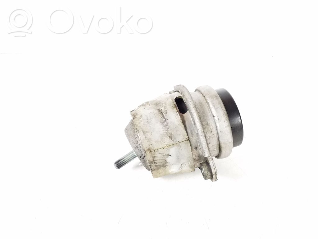 Porsche Cayenne (92A) Engine mount bracket 