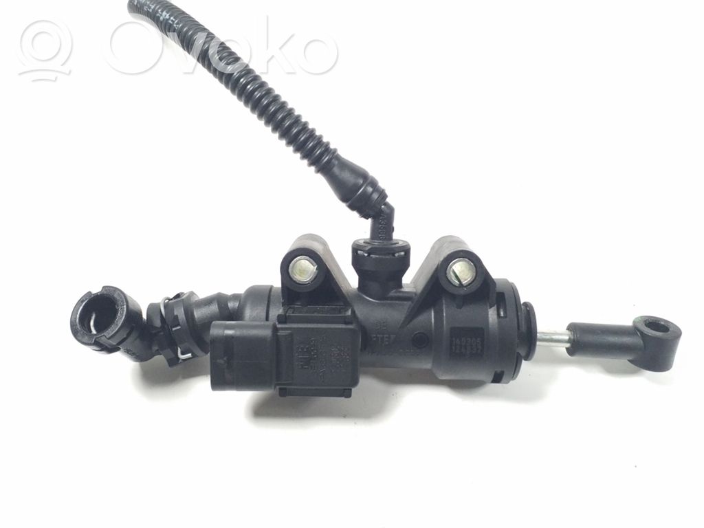 Mercedes-Benz C W205 Główny cylinder sprzęgła 
