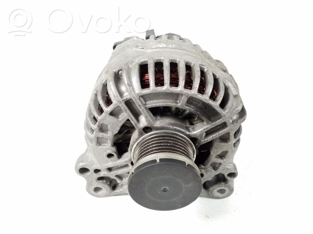 Alternador   03C903023S