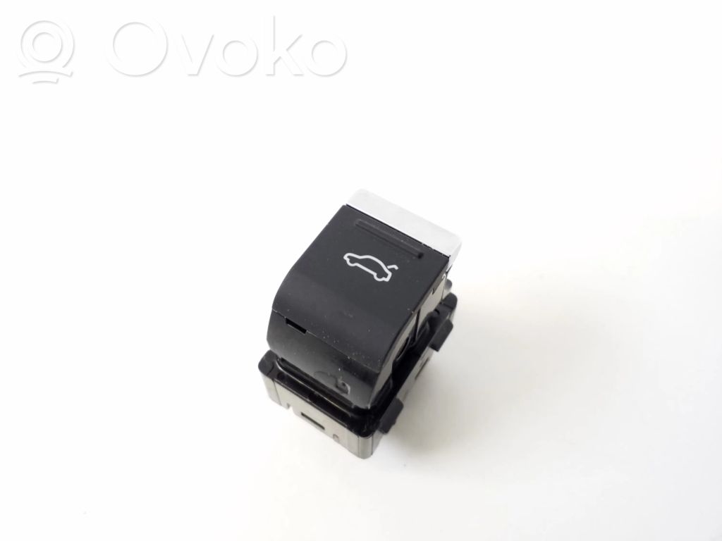 Audi e-tron Tailgate opening switch 
