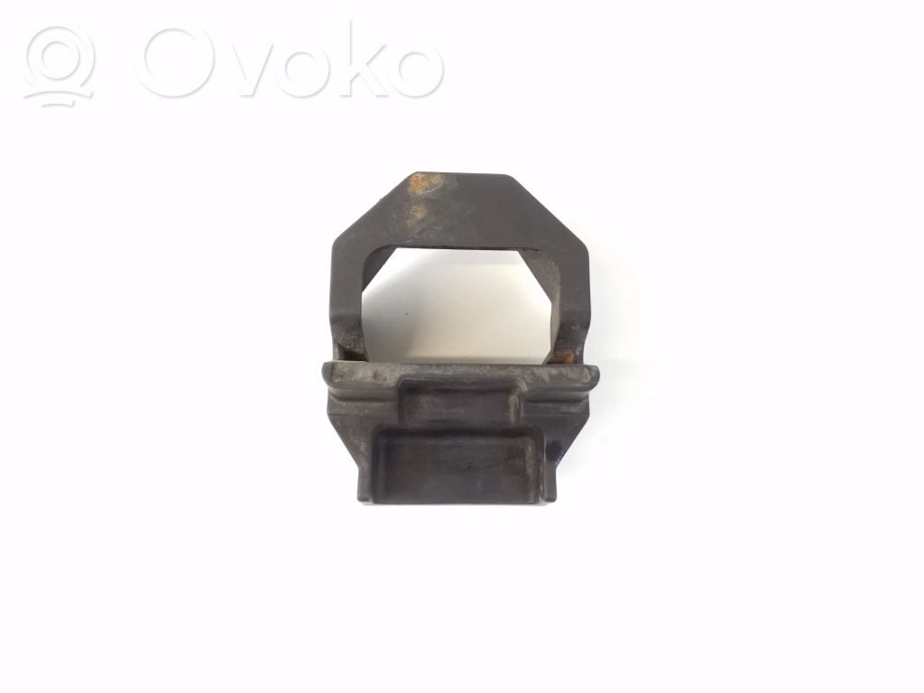 BMW Z4 E89 Radiator mount bracket 