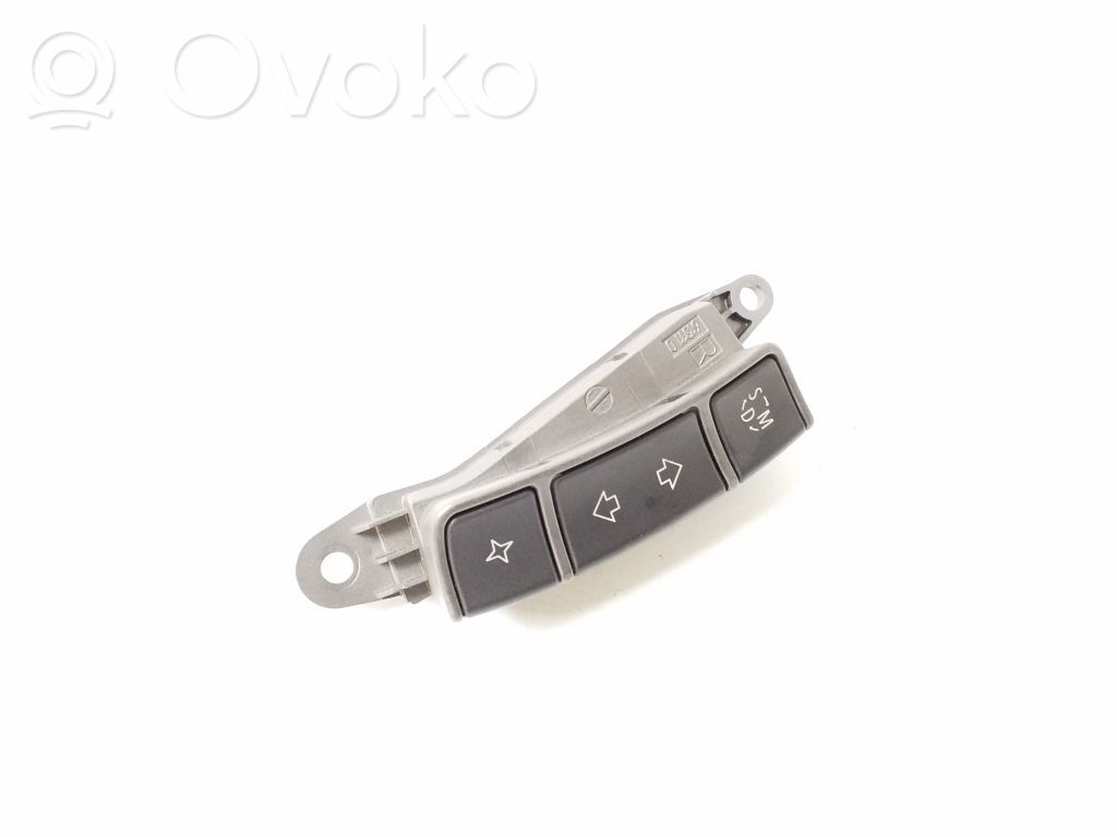 Boutons / interrupteurs volant   6911586