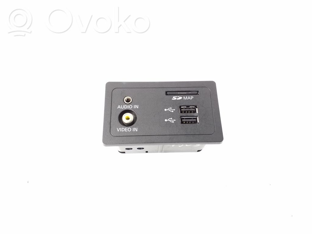 Infiniti Q50 USB socket connector 