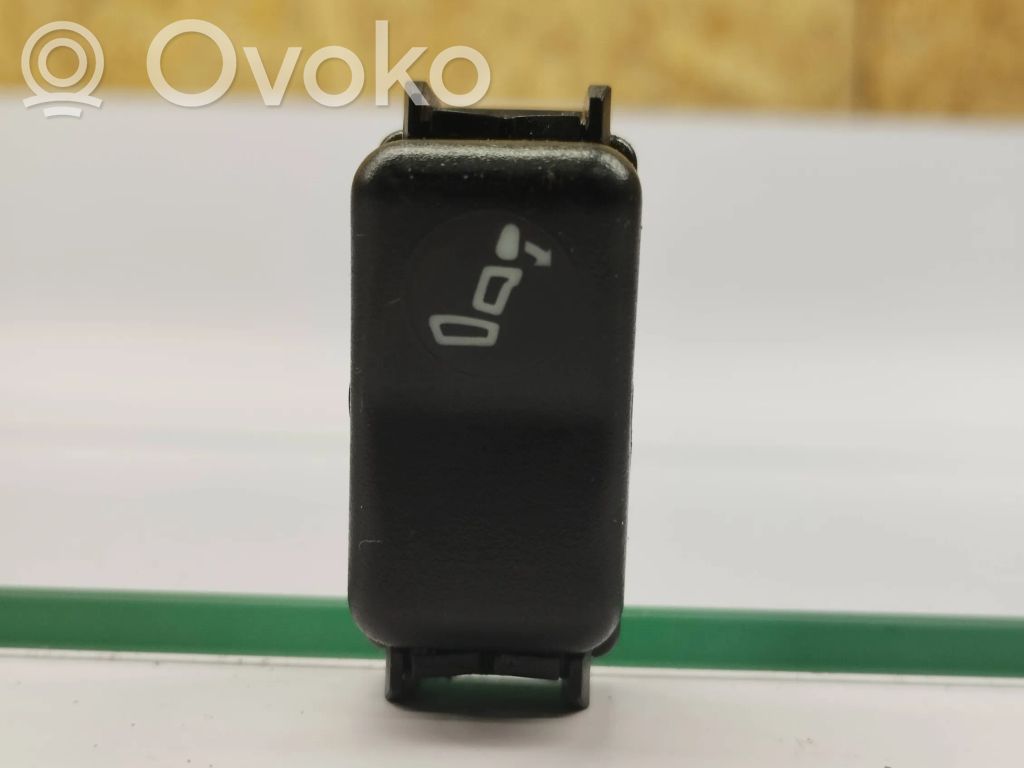 Mercedes-Benz E W124 Seat control switch 