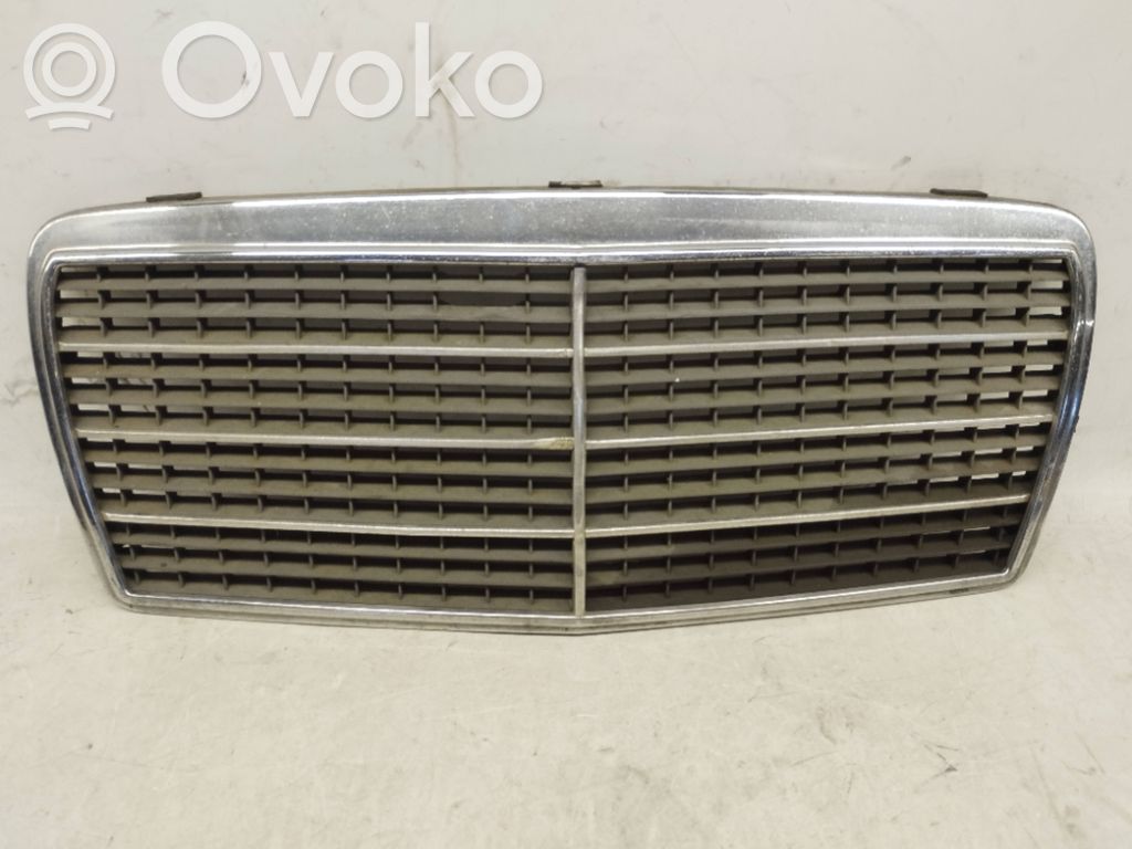 Mercedes-Benz E W124 Front grill 