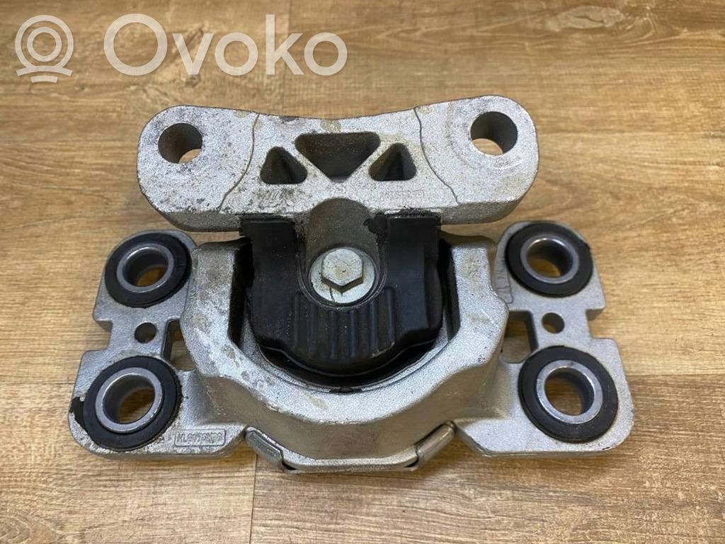 Engine mount bracket   EJ327M121AD