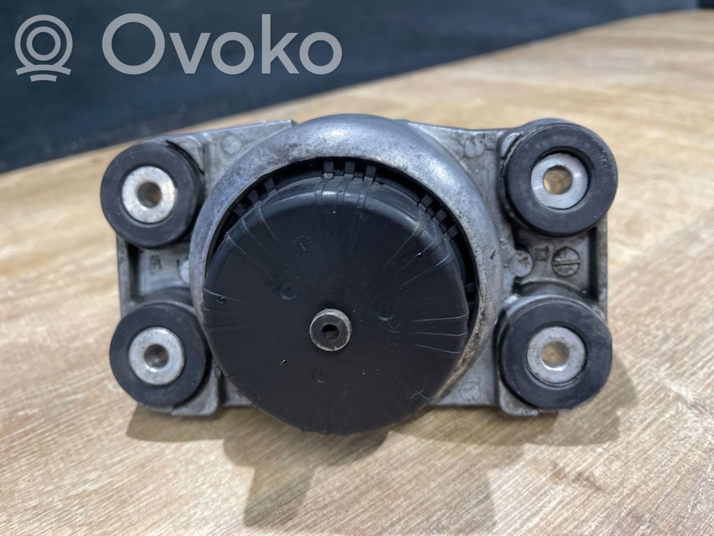 Land Rover Discovery 5 Engine mount bracket 