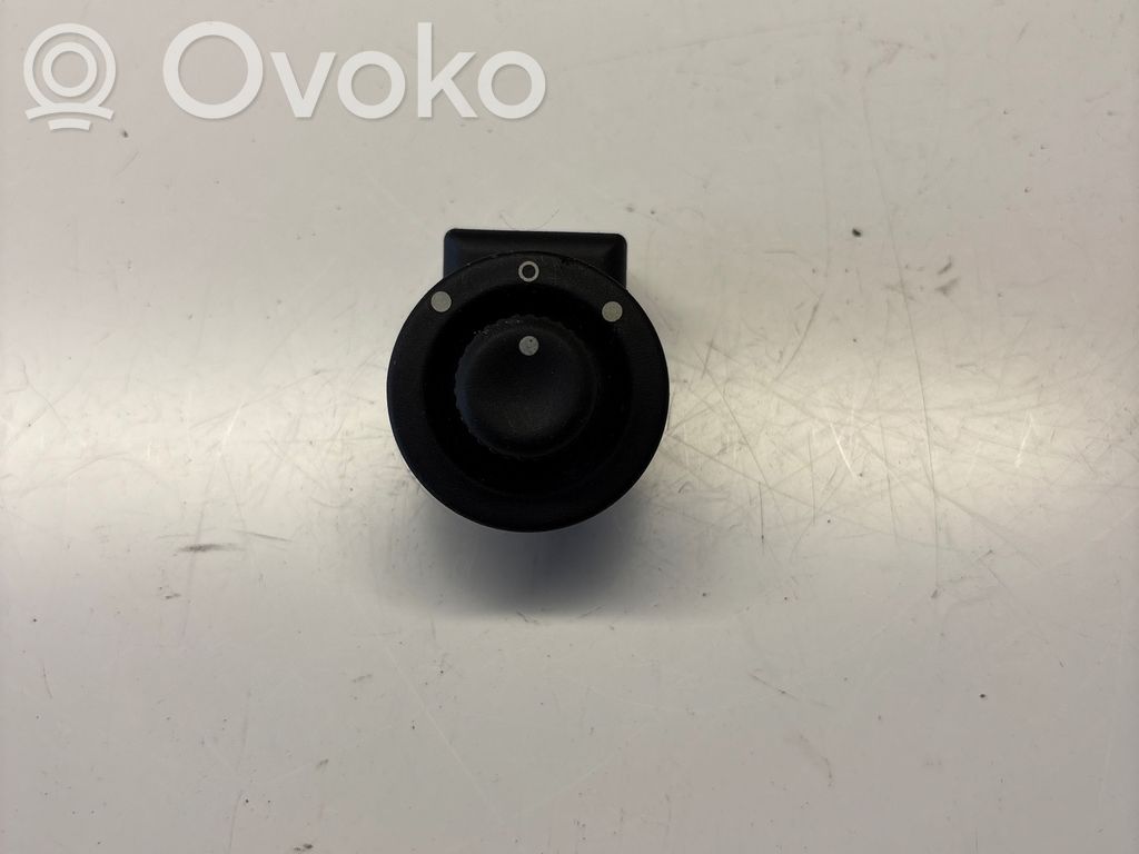 Renault Laguna II Wing mirror switch 
