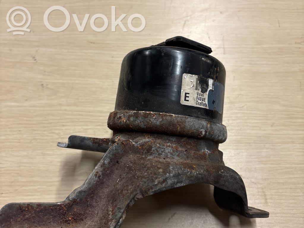 Volvo XC60 Engine mount bracket 