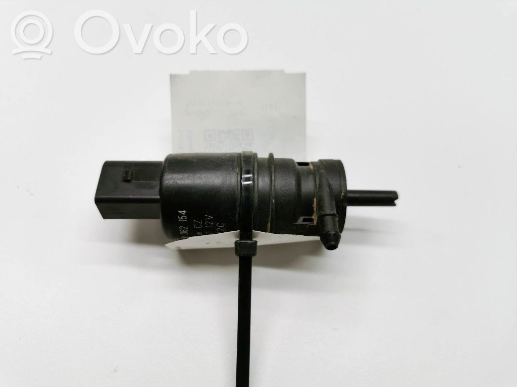 BMW 5 F10 F11 Windscreen/windshield washer pump 