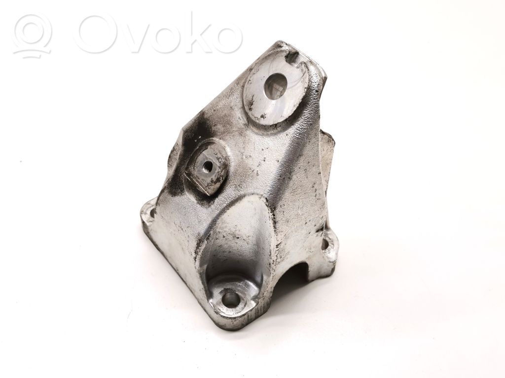 Volkswagen Phaeton Engine mounting bracket 