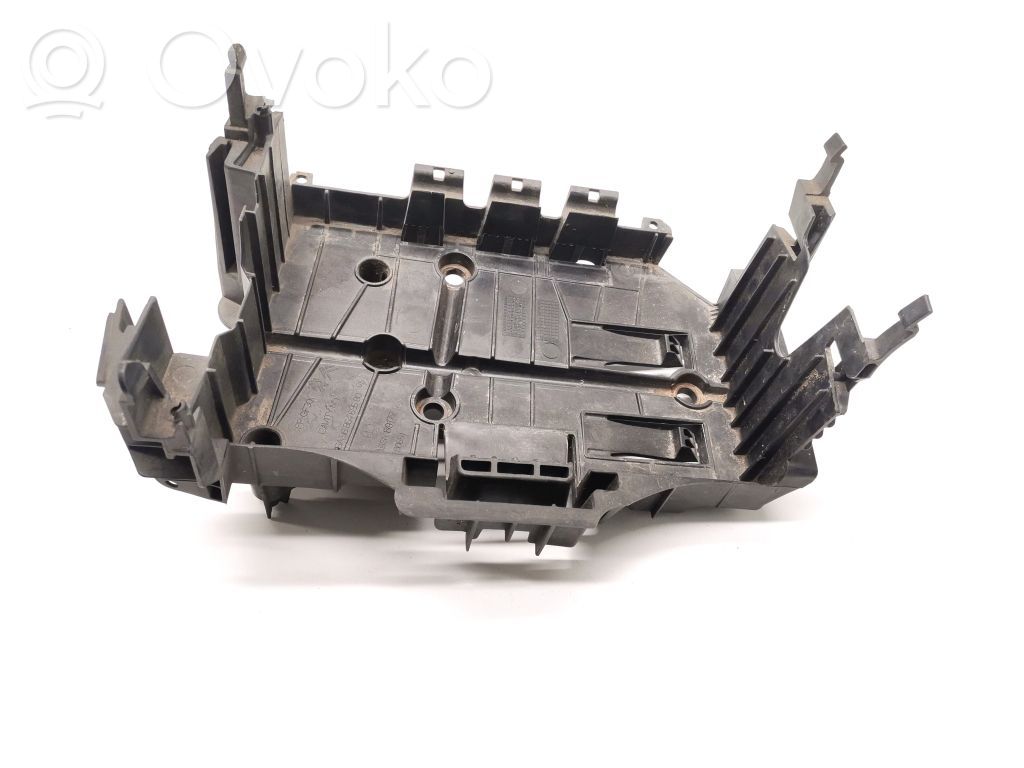 Peugeot 508 Batteriehalterung 