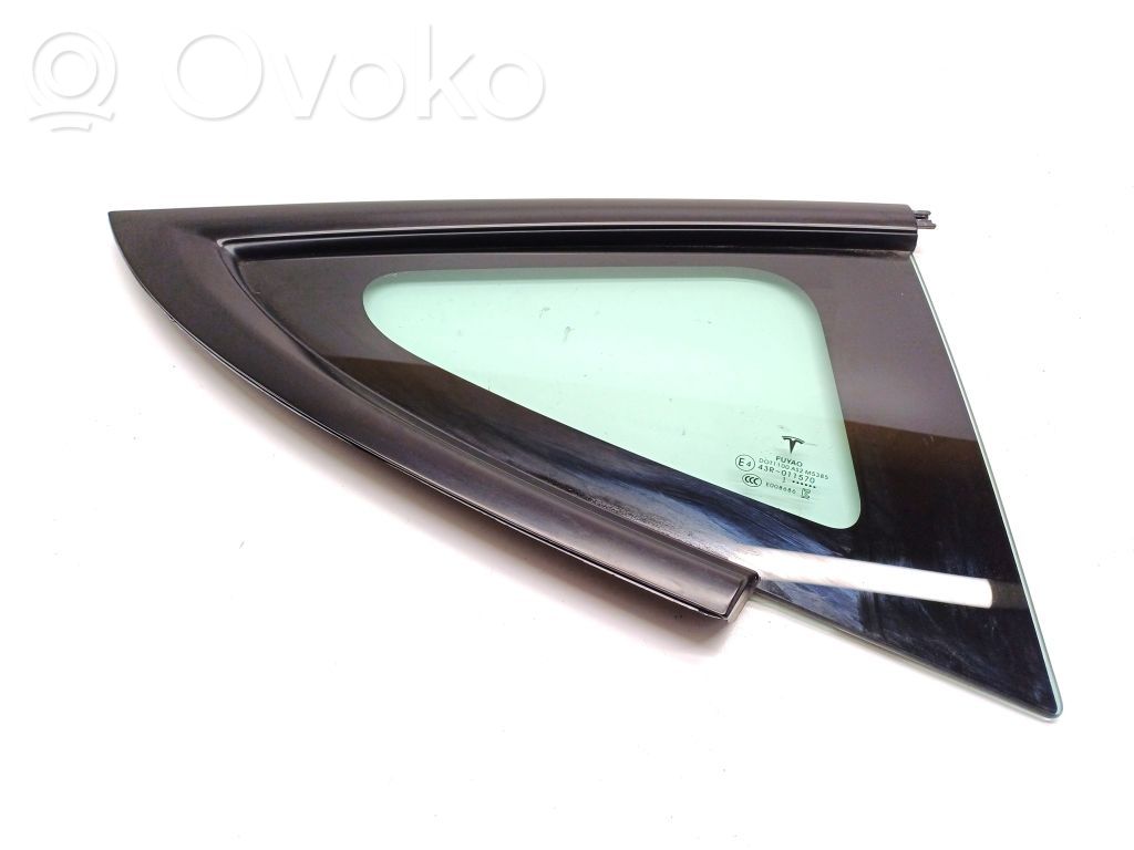 Tesla Model 3 Vidrio lateral trasero 