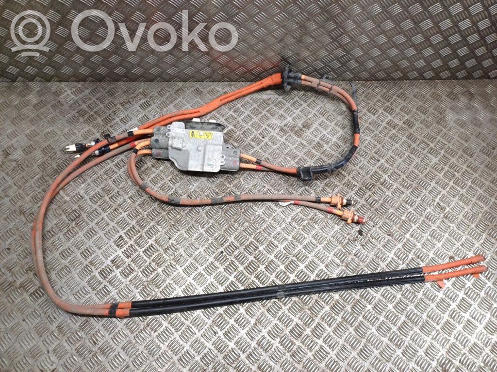 Tesla Model X Dzirksteļu sadalītājs 