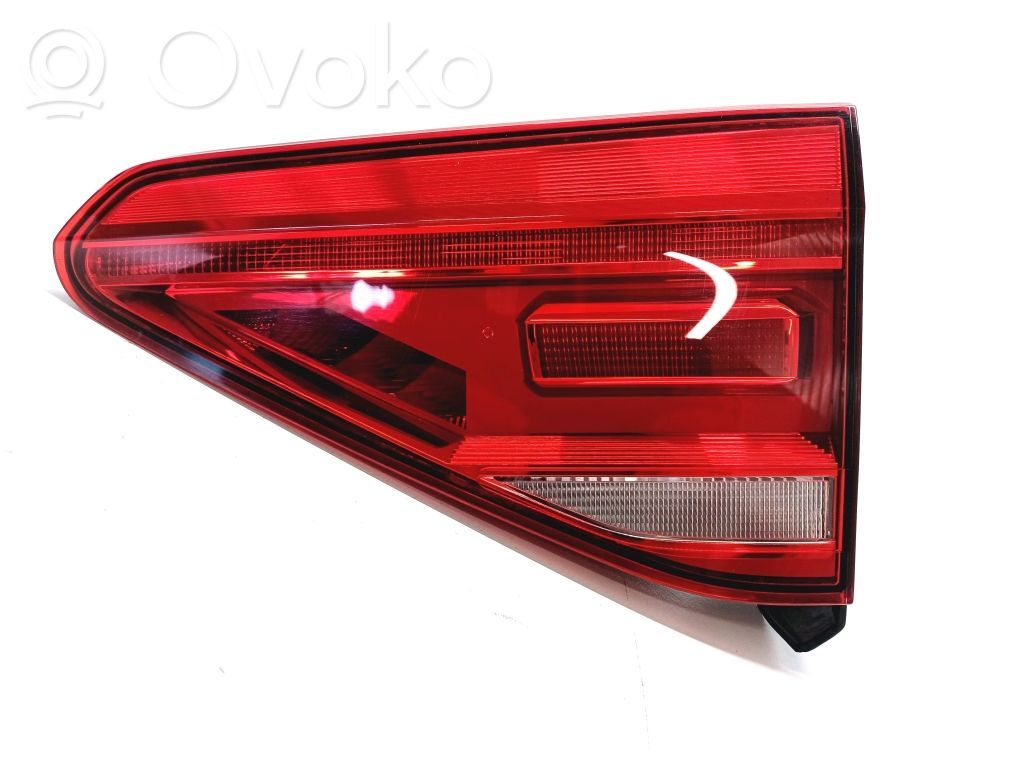 Volkswagen Touran III Lampy tylnej klapy bagażnika 
