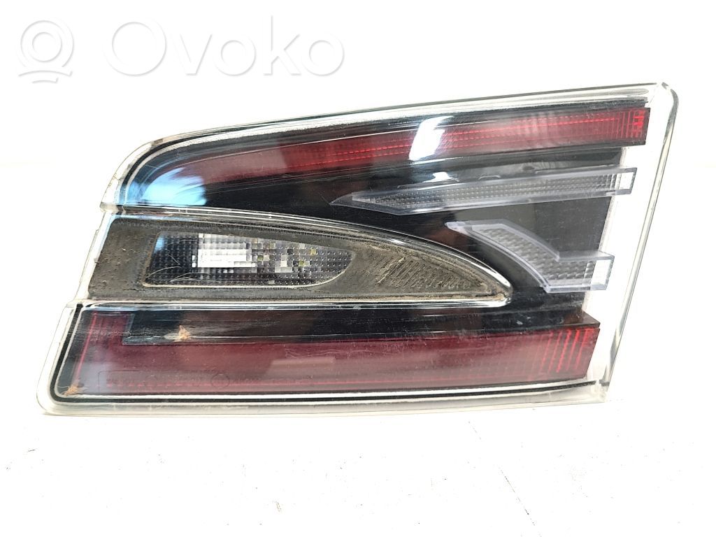 Tesla Model S Takaluukun takavalot 