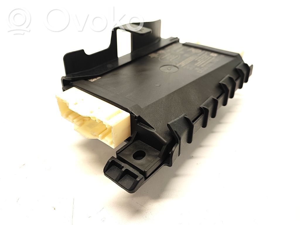 Autres unités de commande / modules   A1679009523