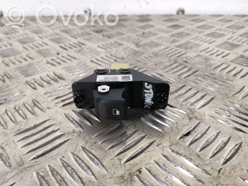 KIA Stonic Electric window control switch 
