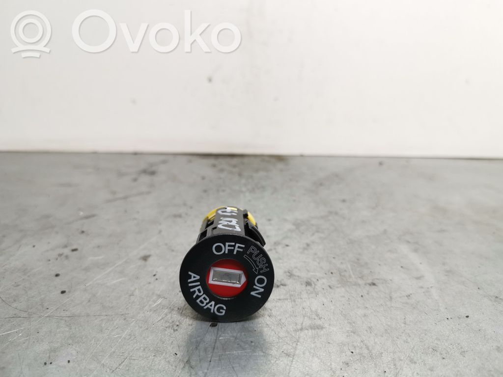 Honda CR-V Passenger airbag on/off switch 