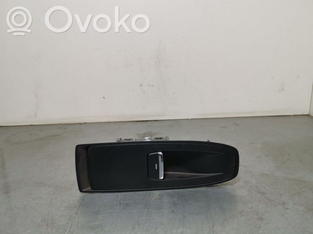 Subaru Forester SK Electric window control switch 