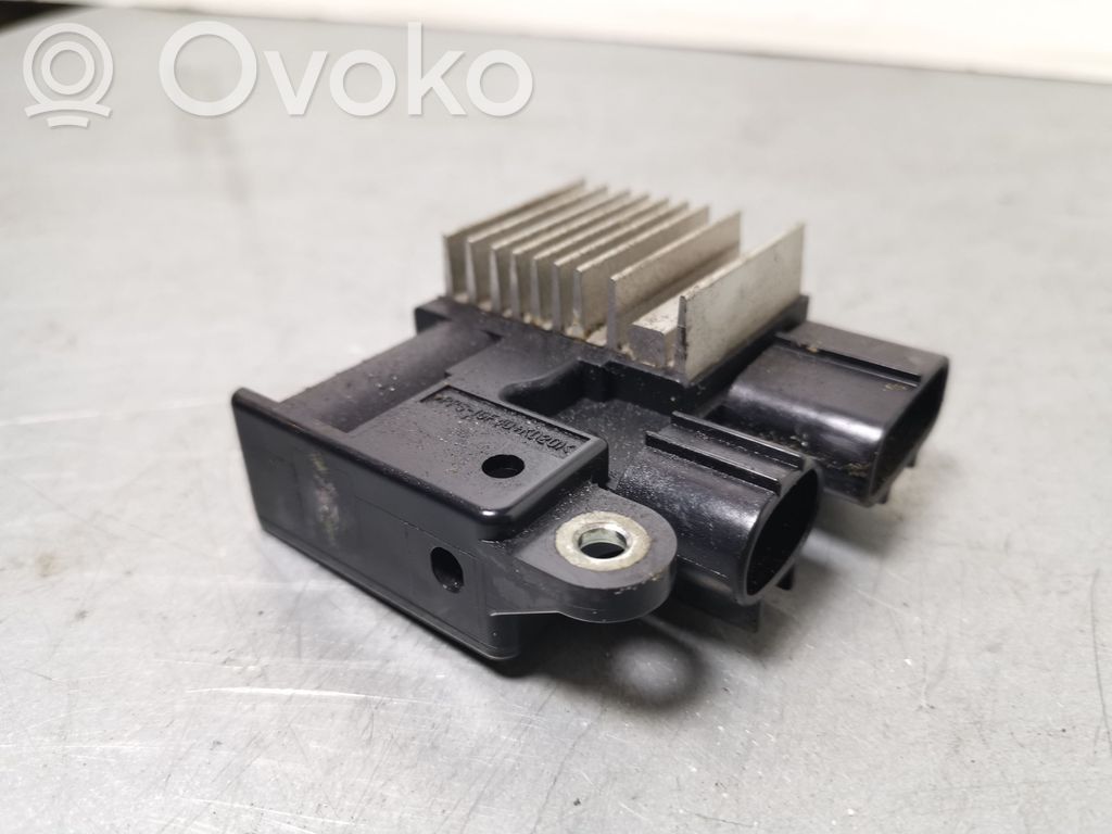 Mazda 3 II Coolant fan relay 