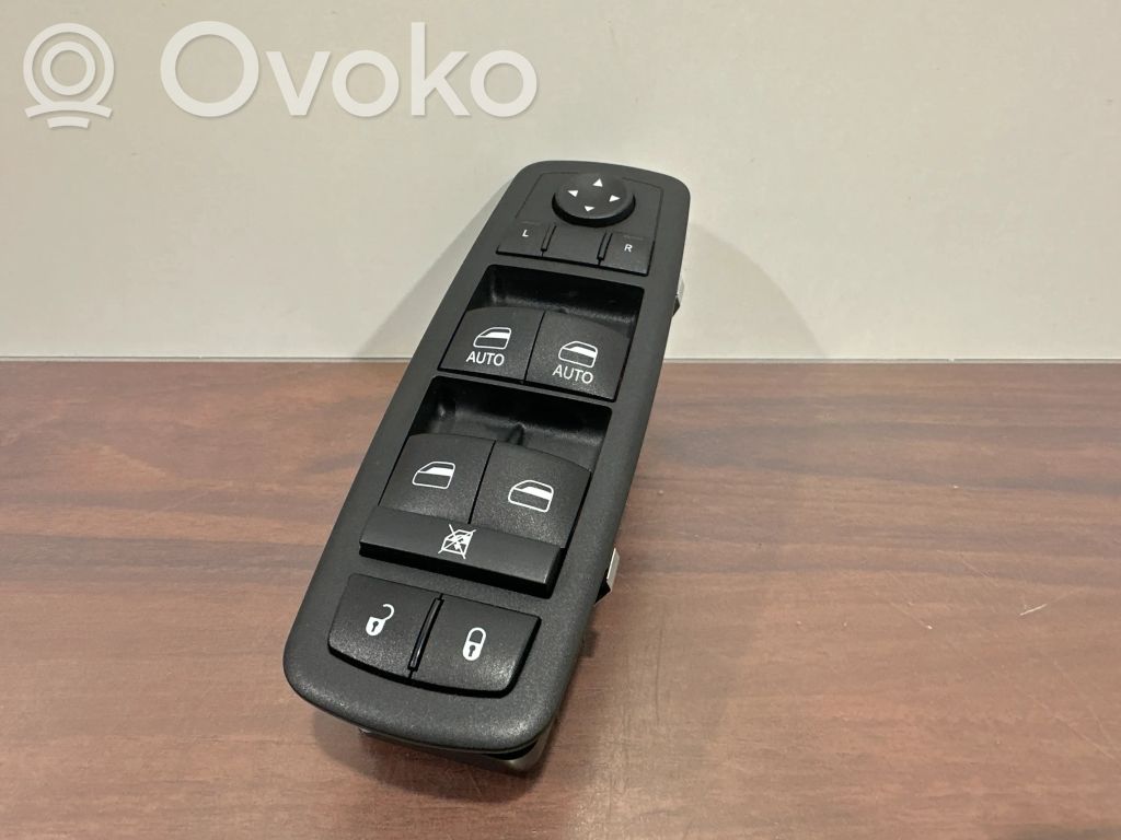 Chrysler Pacifica Electric window control switch 