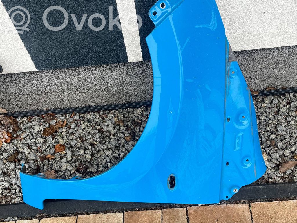 Toyota Aygo AB40 Błotnik przedni 