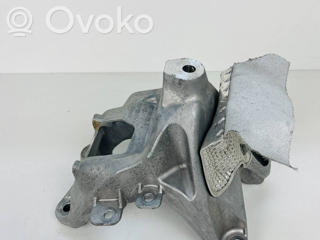 Audi A5 Engine mounting bracket 