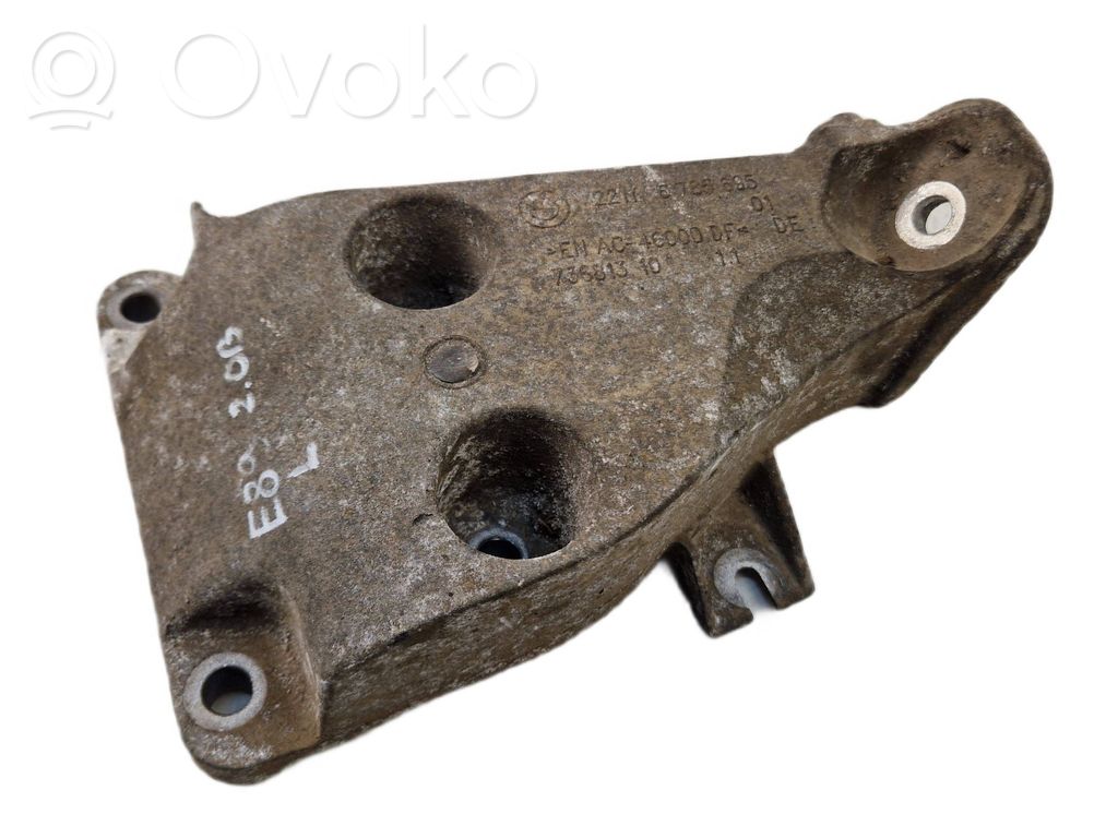 Engine mounting bracket   6785695,73681310