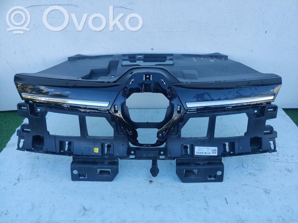 Renault Megane E-Tech Grotelės priekinės 