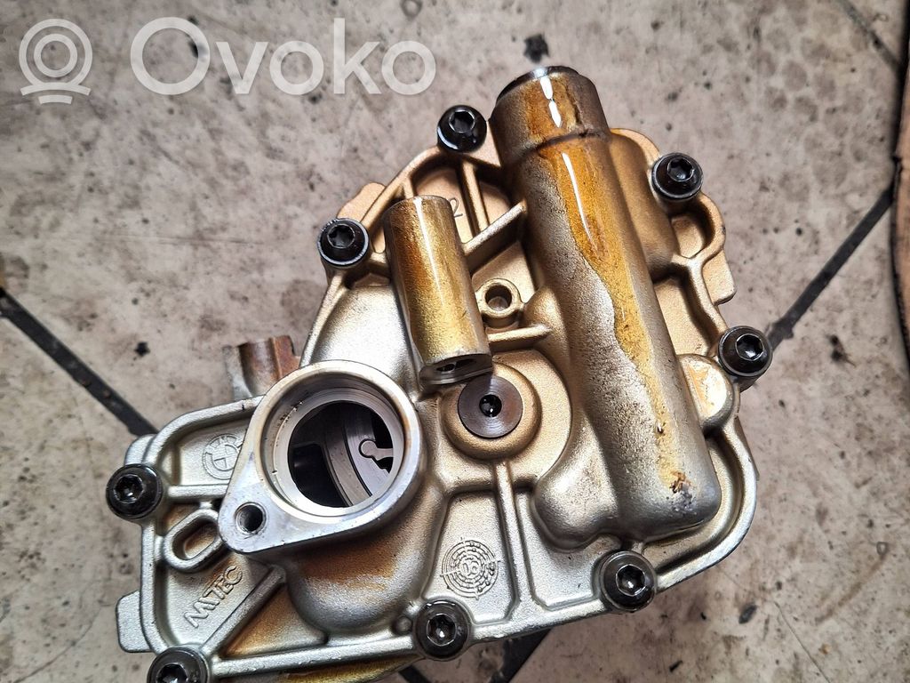 BMW M3 e92 Oil pump 