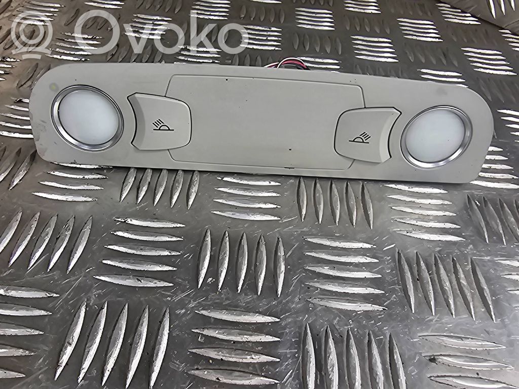 Audi A6 S6 C6 4F Luz del asiento trasero 