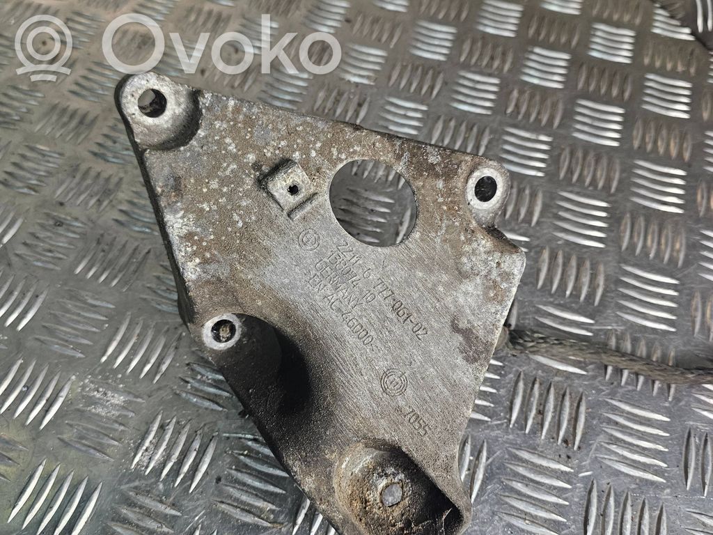 BMW 3 E90 E91 Engine mounting bracket 