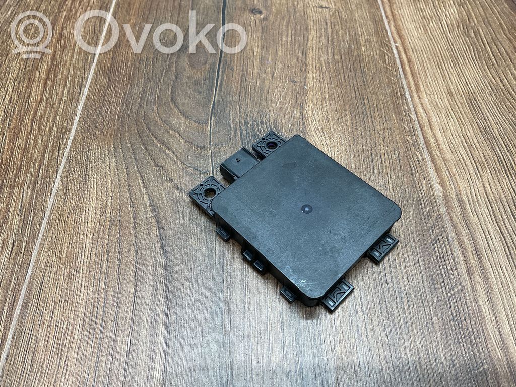 Volkswagen PASSAT B8 Sensor de radar Distronic 