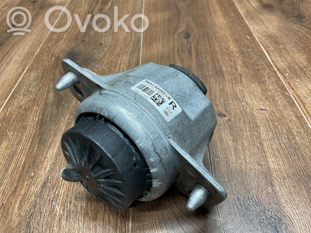 Engine mount bracket   M8A26A002CB,EC0087006