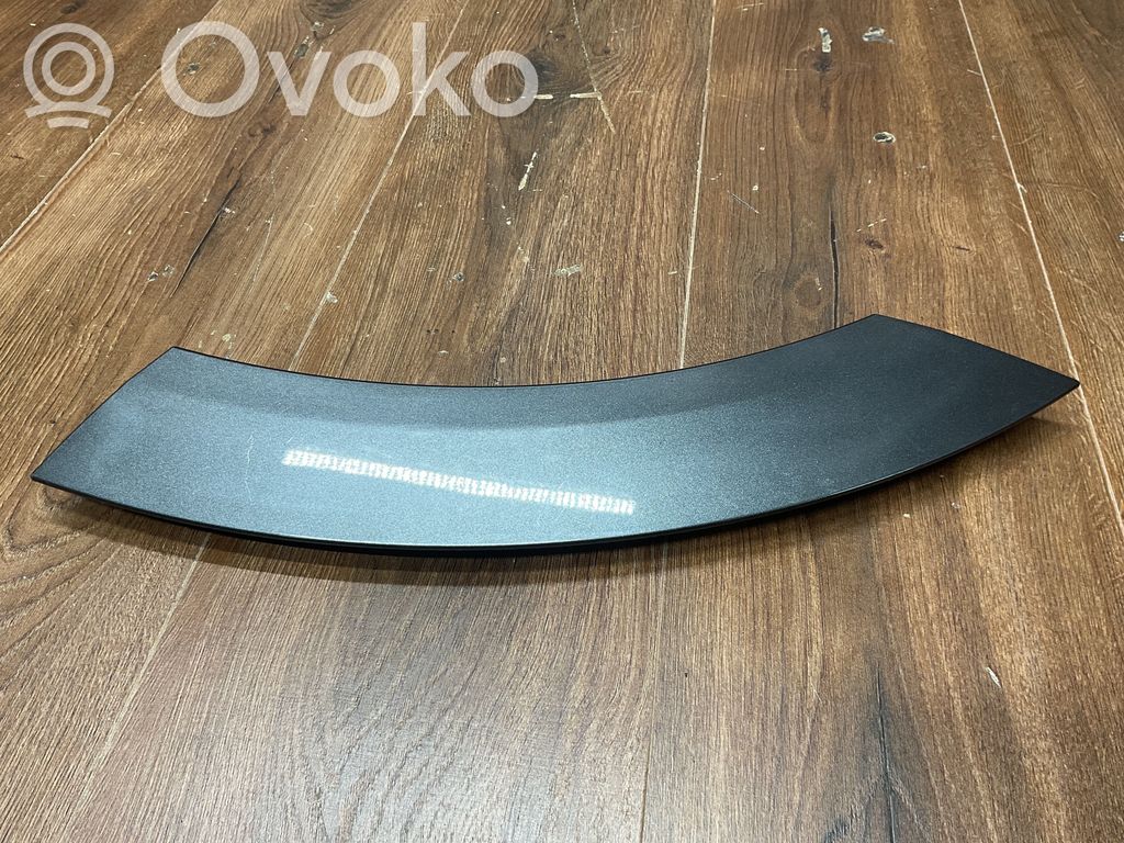 Audi e-tron Aizmugurē durvju dekoratīvā apdare (moldings) 