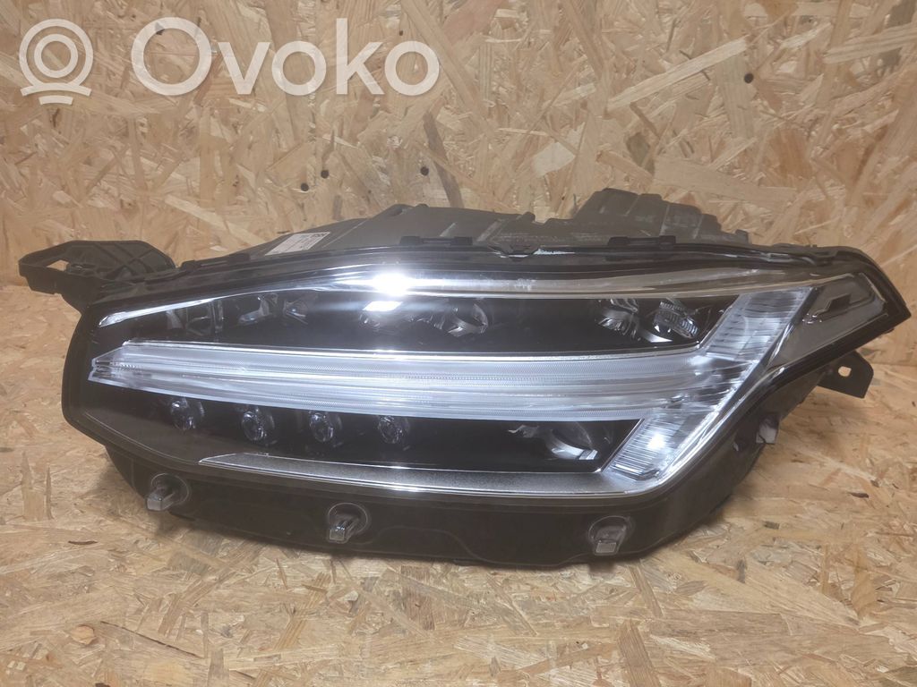 Volvo XC90 Etu-/Ajovalo 