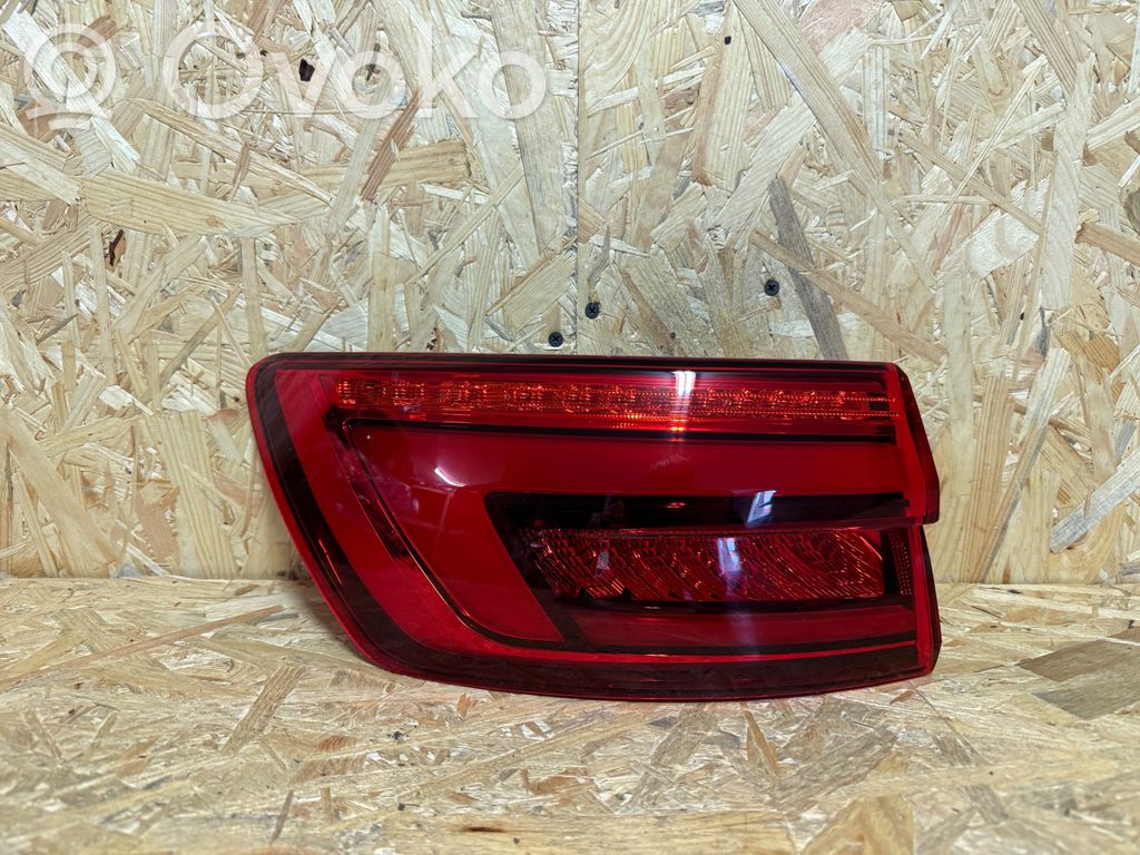 Audi A4 S4 B9 Lampă spate în caroserie 