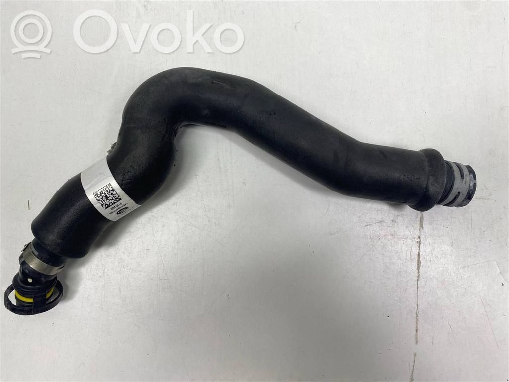 Land Rover Range Rover Evoque L551 Moottorin vesijäähdytyksen putki/letku 